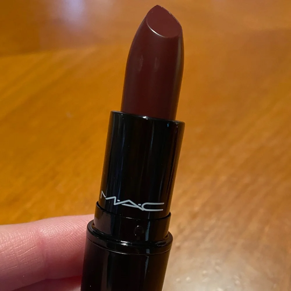 MAC Love Me Lipstick La Femme